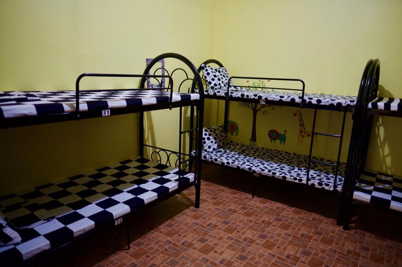 Fat Monkey Hostel Корон Екстер'єр фото